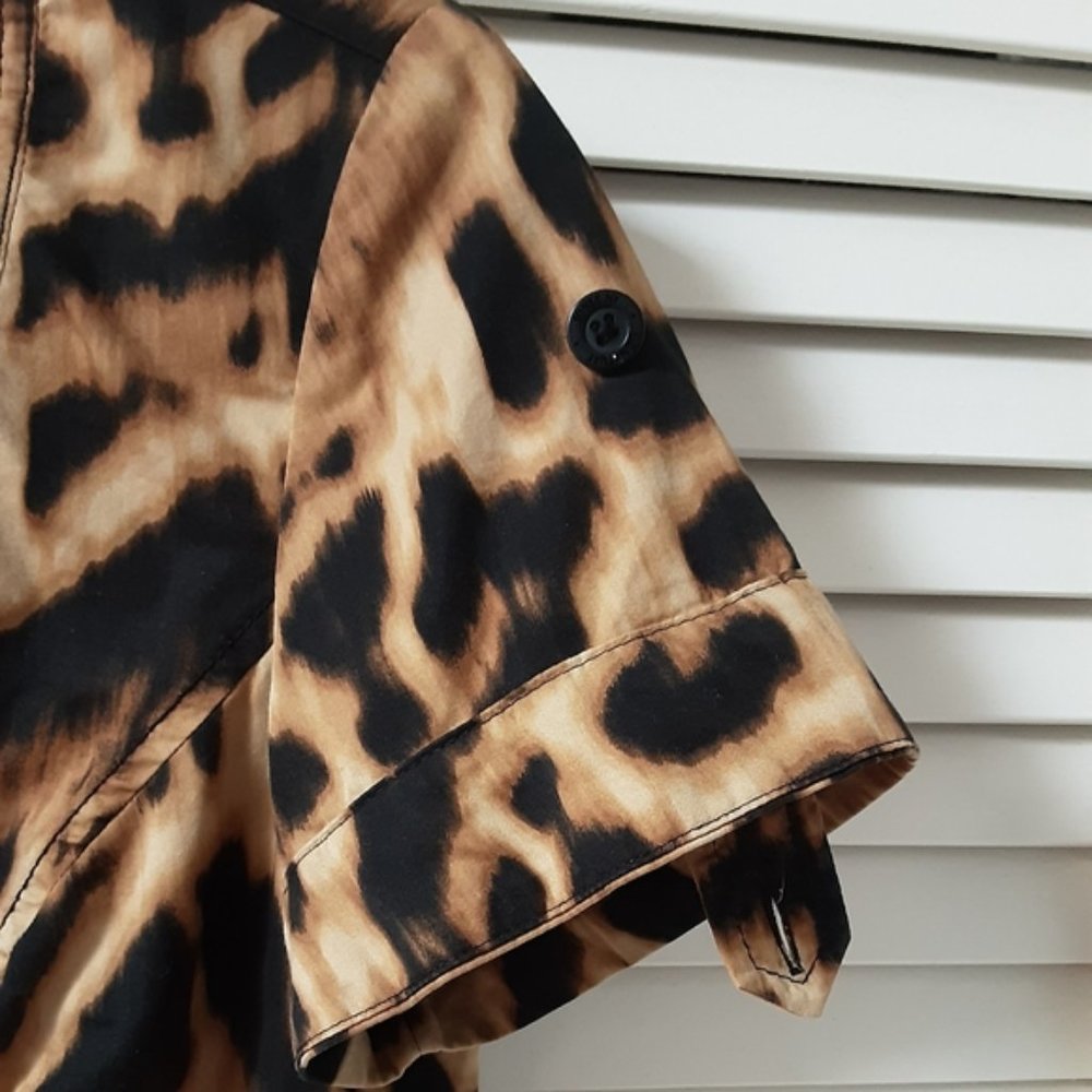 *SOLD* Jones New York Animal Print Adjustable Short Sleeve shirt Petite Medium - Picture 4 of 7